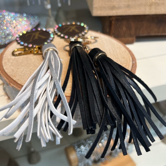 LV KEEP‎ IT GYPSY KEYCHAIN WITH Silver TASSLES NWT - Picture 3 of 5